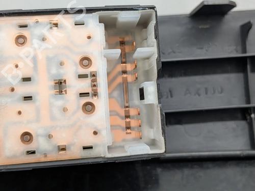 Left front window switch NISSAN MICRA III (K12) 1.5 dCi | BP31959620I27