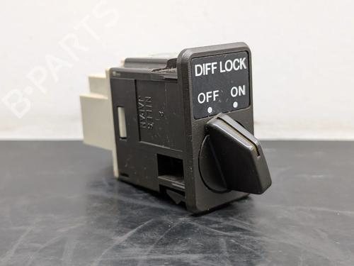 Used Switch Switch NISSAN PATROL GR IV (Y60, GR) 2.8 TD (Y60A) (116 hp) 32196737 32196737
