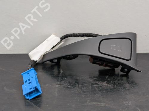 spak-kontakt-tesla-model-y-5yjy-2019-25990820 main image