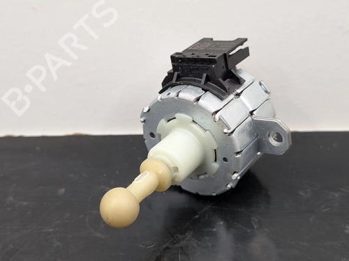 Used Headlight adjuster motor BMW 2 Gran Tourer (F46) 216 d (116 hp) 32405226