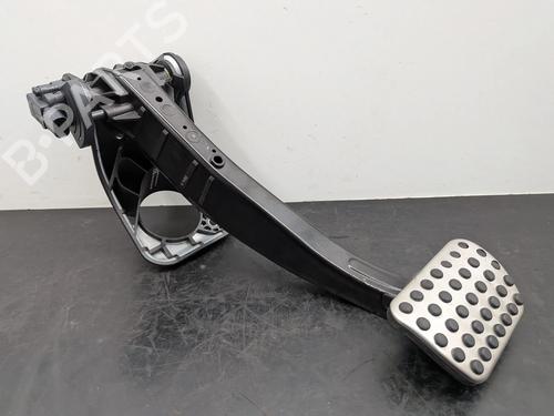 Used Break pedal Break pedal MERCEDES-BENZ C-CLASS (W206) C 200 d (206.003) (163 hp) 32868840 32868840