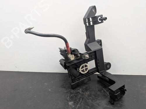 Used Fuse box Fuse box AUDI A1 Sportback (8XA, 8XF) 1.4 TFSI (185 hp) 33270502 33270502