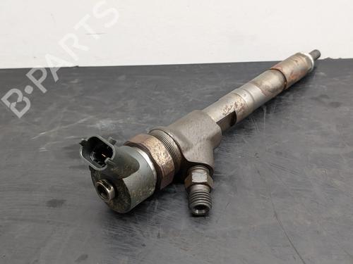 Used Injector Injector TOYOTA YARIS (_P9_) 1.4 D-4D (NLP90_, NLP90R) (90 hp) 33305852 33305852