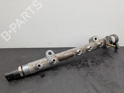 Used Injection rail Injection rail TOYOTA YARIS (_P9_) 1.4 D-4D (NLP90_, NLP90R) (90 hp) 33306354 33306354