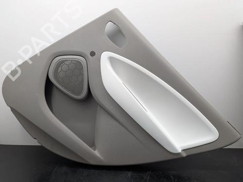 Bageste højre beklædning Bageste højre beklædning RENAULT ZOE (BFM_) ZOE (92 hp) 33629129 33629129