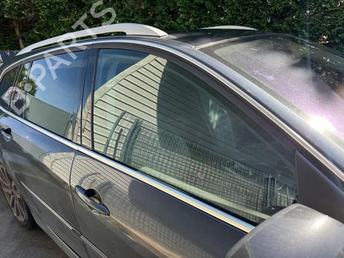 Dør rude højre foran Dør rude højre foran RENAULT LAGUNA III Grandtour (KT0/1) 2.0 dCi (KT0M, KT0N, KT0S, KT19, KT1F) (173 hp) 33907076 33907076