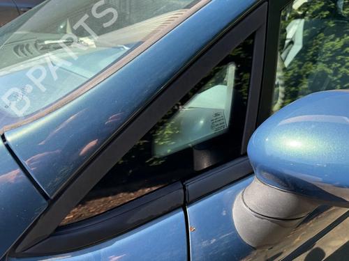front-left-quarter-glass-ford-fiesta-vi-cb1-ccn-2008-33906280 main image