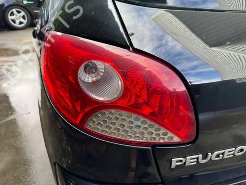 Used Left taillight Left taillight PEUGEOT 206+ (2L_, 2M_) 1.4 HDi eco 70 (68 hp) 36003734 36003734