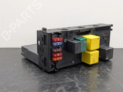 Used Fuse box Fuse box MERCEDES-BENZ C-CLASS (W202) C 220 CDI (202.133) (125 hp) 36676515 36676515