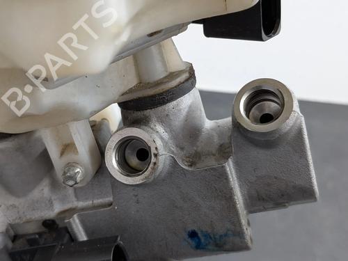 Brake master cylinder VW PASSAT B8 Variant (3G5, CB5) 1.6 TDI | BP36905570M77  - Image 9