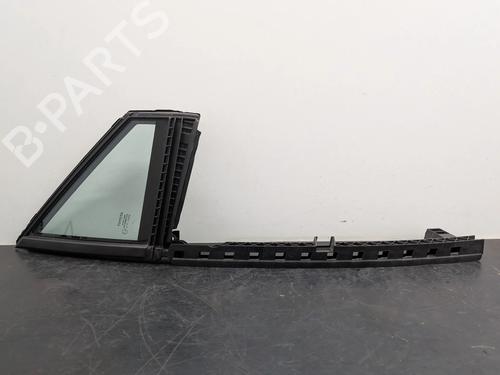 front-right-quarter-glass-toyota-c-hr-_x2_-_h2_-2023-29194136 main image