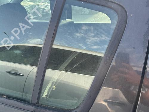 rear-left-door-window-renault-clio-iii-br01-cr01-2005-2006-2007-2008-2009-2010-2011-2012-2013-2014-37282659 main image