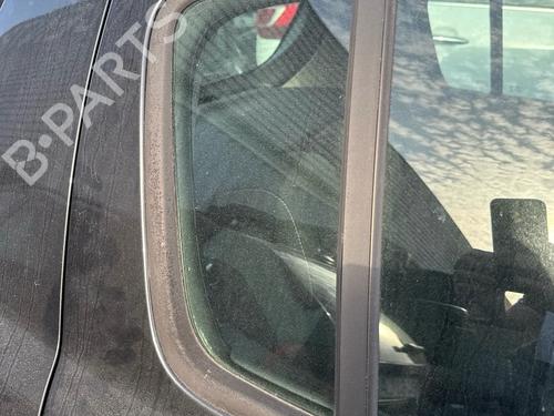 rear-right-door-window-renault-clio-iii-br01-cr01-2005-2006-2007-2008-2009-2010-2011-2012-2013-2014-37282658 main image