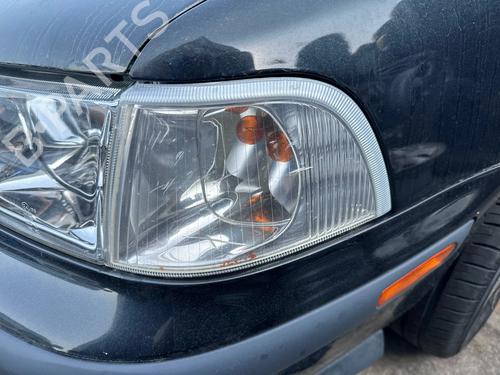 Indicatore direção anteriore sinistro Indicatore direção anteriore sinistro VOLVO V40 Estate (645) 1.9 TD (90 hp) 37283010 37283010