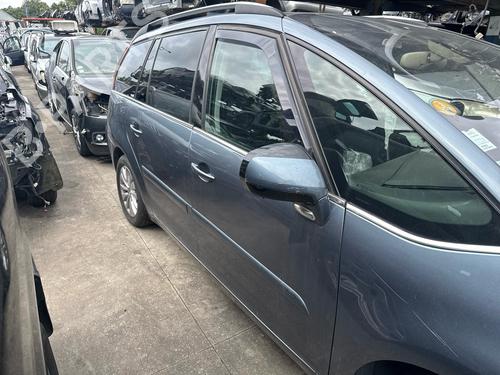 Used Right front door Right front door 37672856 37672856