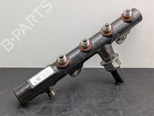 Used Injection rail Injection rail 38038691 38038691