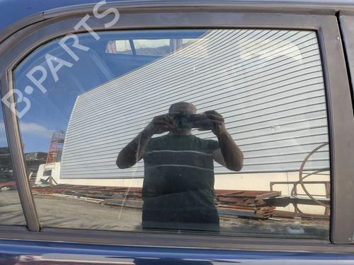 Vitre porte arrière droite Vitre porte arrière droite 38499724 38499724