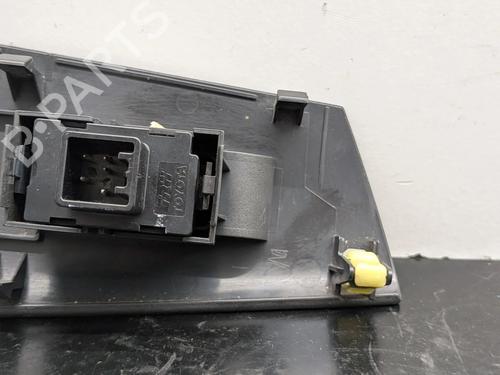 Right front window switch TOYOTA COROLLA (_E12_) 1.4 VVT-i (ZZE120_, ZZE120R) | BP39565271I26 - Image 9