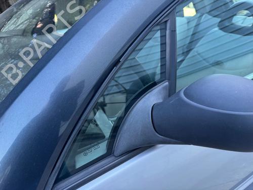 front-left-quarter-glass-citroen-c3-pluriel-hb_-2003-40011714 main image