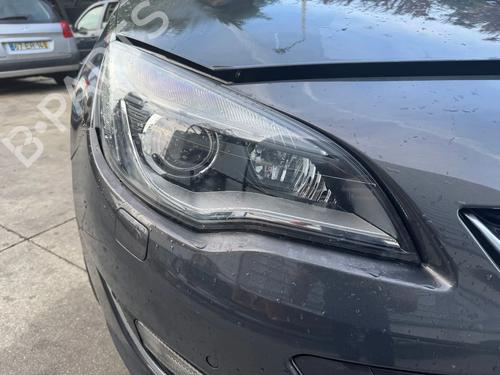 Used Right headlight Right headlight OPEL ASTRA J Sports Tourer (P10) 1.4 Turbo (35) (140 hp) 40077952 40077952