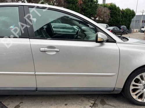 Used Right front door Right front door VOLVO S40 II (544) 2.0 CDI (133 hp) 40280758 40280758