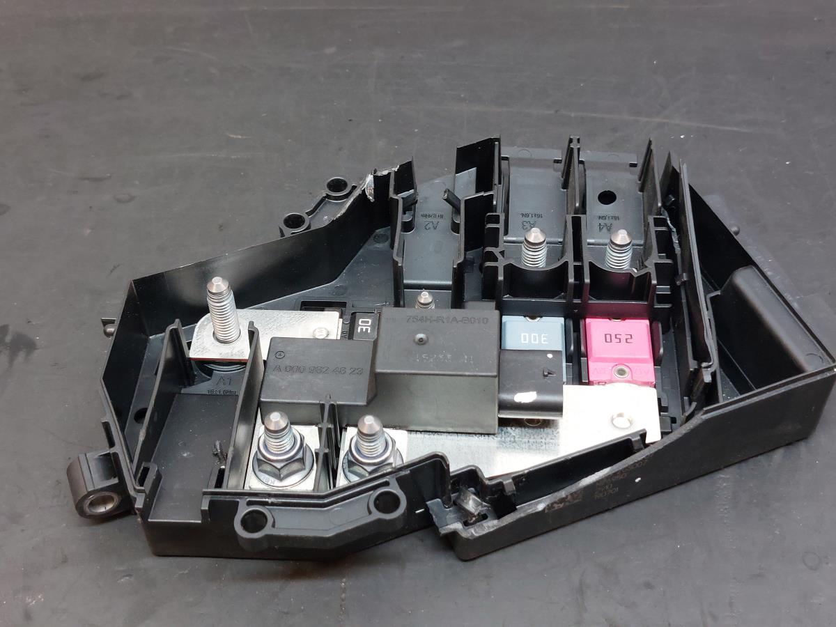 Fuse box MERCEDES-BENZ A-CLASS (W177) A 220 d (177.014) 13905587 