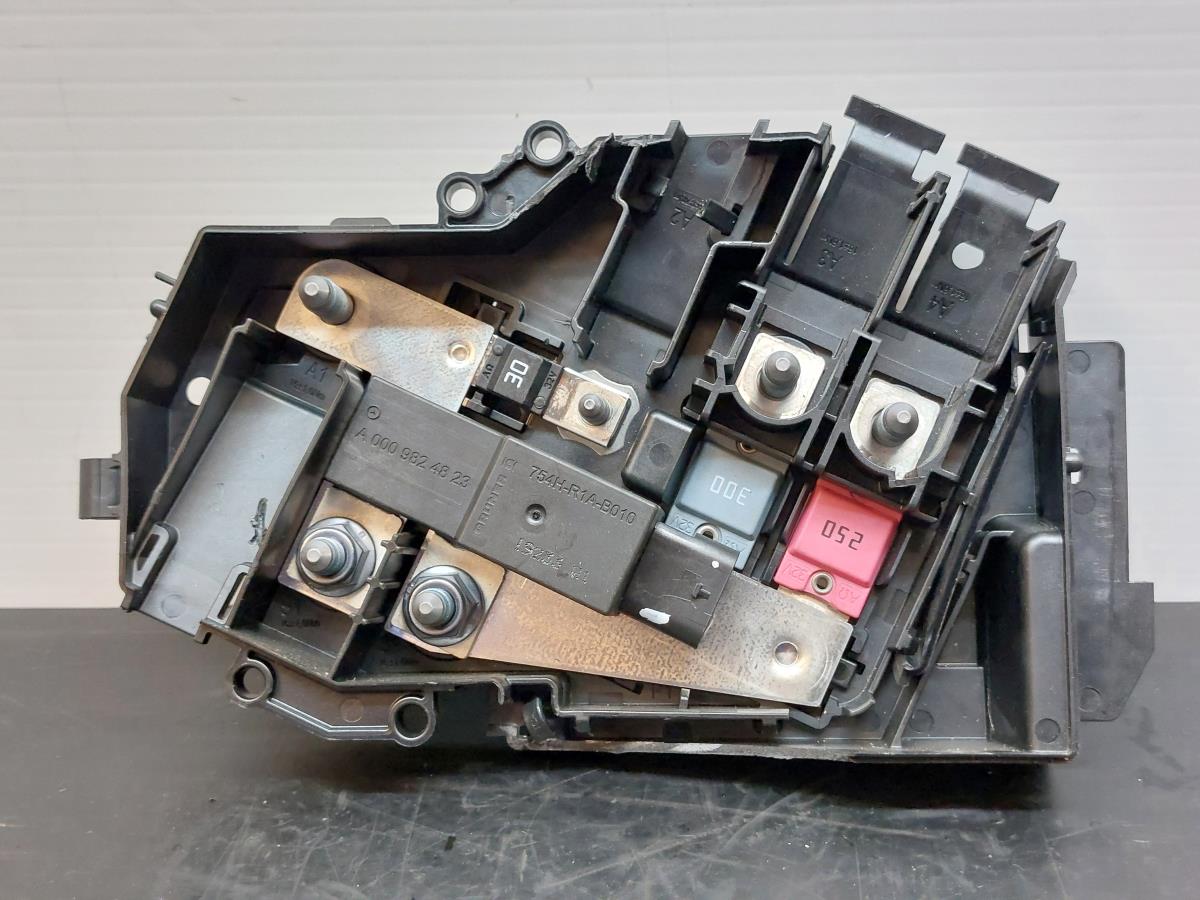 Fuse box MERCEDES-BENZ A-CLASS (W177) A 220 d (177.014) 13905587  