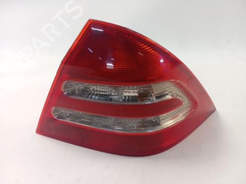 Used Right taillight Right taillight MERCEDES-BENZ C-CLASS (W203) C 180 Kompressor (203.046) (143 hp) 33184654 33184654
