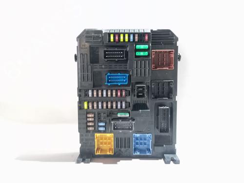 Used Fuse box Fuse box 36882531 36882531