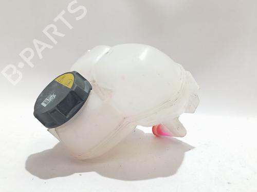 expansion-tank-lynk-co-01-2017-36859915 main image