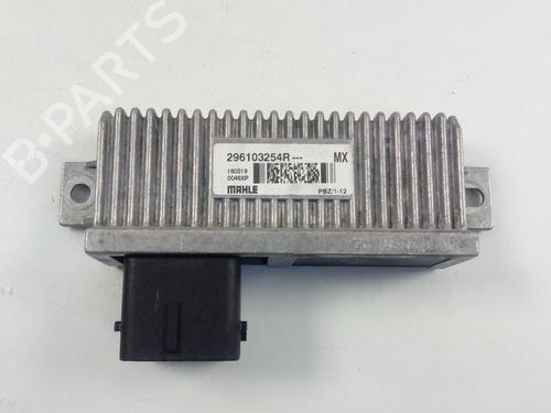 Used Electronic module RENAULT ZOE (BFM_) ZOE (72 hp) 17960281