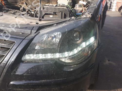 Used Left headlight VW POLO (9N_, 9A_) 1.4 16V (75 hp) 12647550