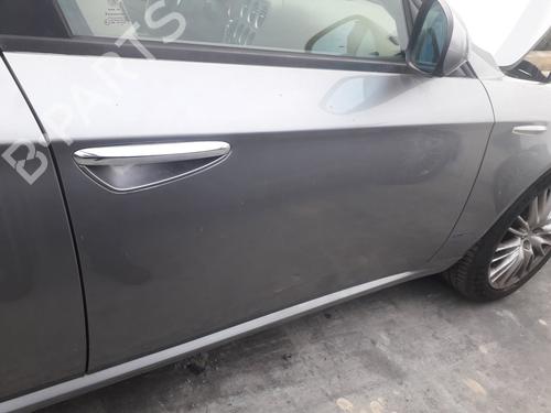 Used Right front door ALFA ROMEO 159 (939_) 1.9 JTDM 16V (939AXC1B, 939AXC12) (150 hp) 12675341