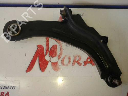 Used Right front suspension arm RENAULT MEGANE II Estate (KM0/1_) [2003-2012]  12644862