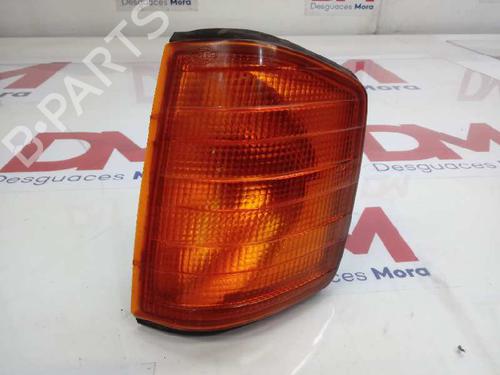 Used Left front indicator MERCEDES-BENZ 190 (W201) [1982-1993]  31323437