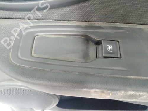 Used Right front window switch RENAULT CLIO IV (BH_) [2012-2021]  30370839