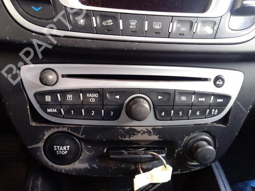 Used Radio RENAULT MEGANE III Hatchback (BZ0/1_, B3_) [2008-2025]  30373151