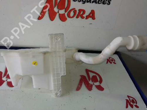Used Windscreen washer tank BMW 3 (E36) 316 i (100 hp) 17917473