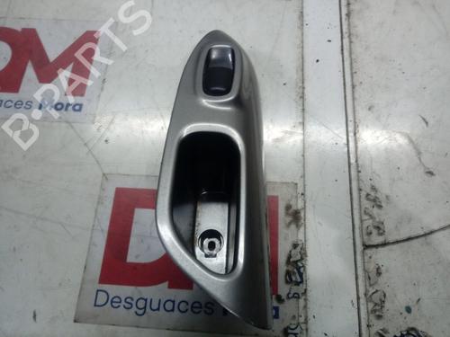 Used Left rear window switch NISSAN JUKE (F15) 1.5 dCi (110 hp) 15231378