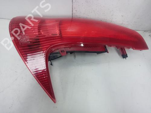 Used Right taillight MITSUBISHI PAJERO II (V3_W, V2_W, V4_W, V5_W) [1990-2001]  30372500