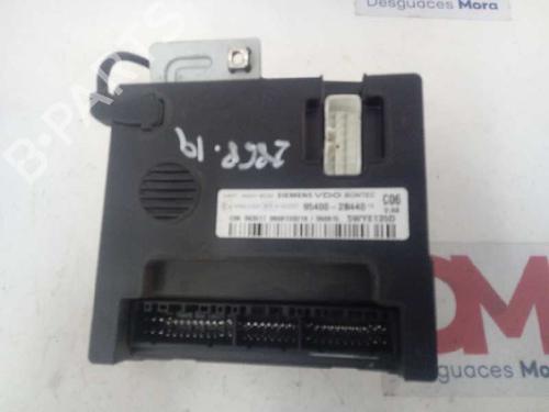 Used Control unit HYUNDAI SANTA FÉ II (CM) 2.2 CRDi GLS (150 hp) 12663736