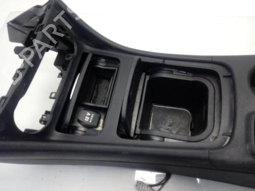 Armrest / Center console MERCEDES-BENZ GLA-CLASS (X156) GLA 200 CDI / d (156.908) | BP13625188I20 