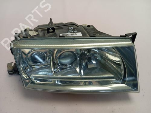 Used Right headlight SKODA OCTAVIA I (1U2) [1996-2010]  30701480