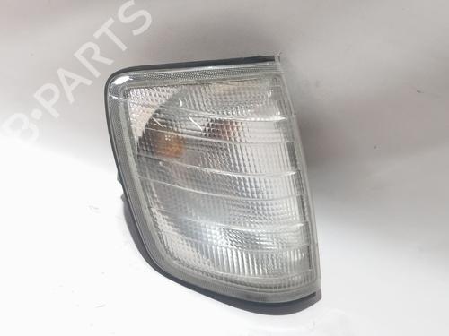 Used Right front indicator Right front indicator MERCEDES-BENZ 124 Saloon (W124) 200 D (124.120) (75 hp) 40105215 40105215