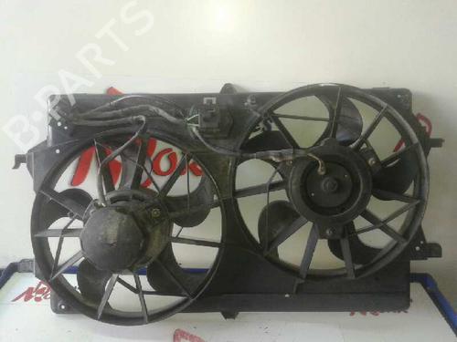 Used Radiator fan FORD FOCUS I Saloon (DFW) [1999-2009]  12677366