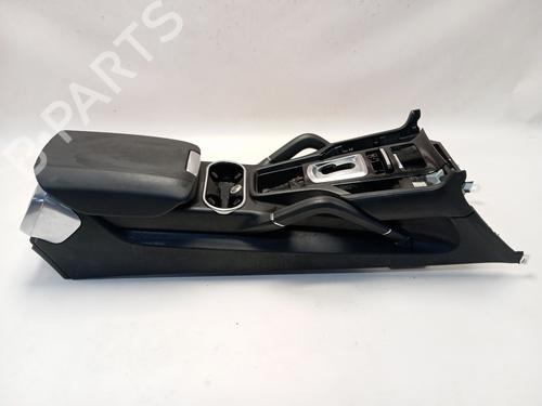 Used Armrest / Center console Armrest / Center console PORSCHE CAYENNE (92A) 3.0 Diesel (245 hp) 36235788 36235788