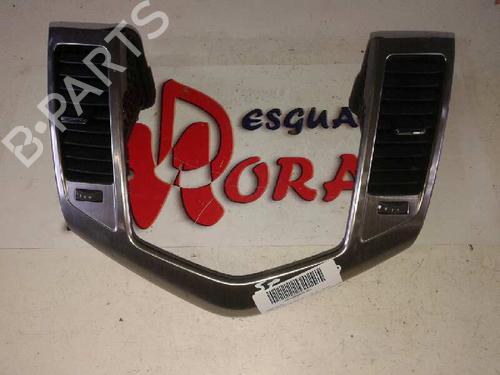 Used Air vent CHEVROLET CRUZE (J300) 2.0 CDI (163 hp) 14129795
