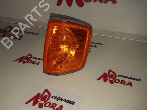 Used Left front indicator MERCEDES-BENZ 190 (W201) [1982-1993]  30370096