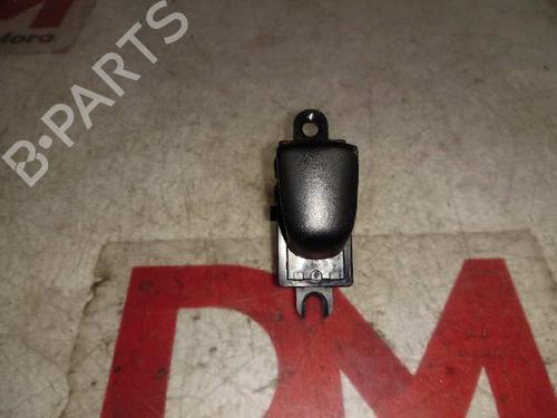 Used Right rear window switch NISSAN JUKE (F15) [2010-2019]  12838260