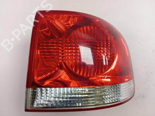 Used Right taillight VW TOUAREG (7LA, 7L6, 7L7) 5.0 V10 TDI (313 hp) 30374768